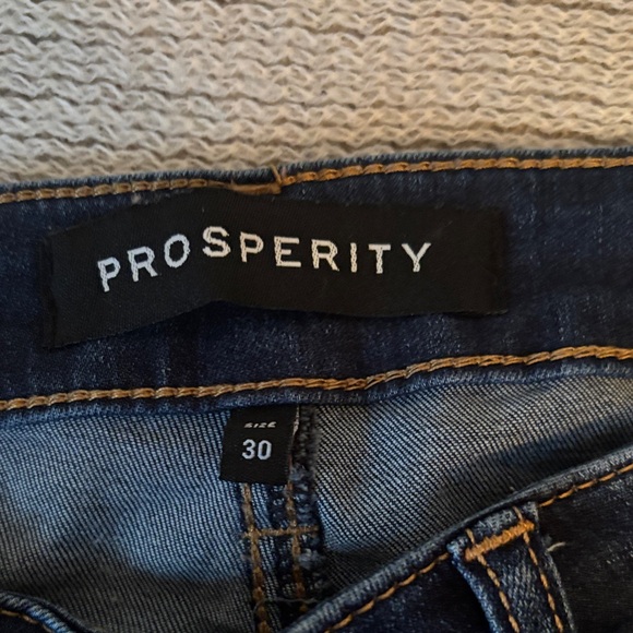 Women's Skinny Jeans in Dark Blue - Picture 2 of 4